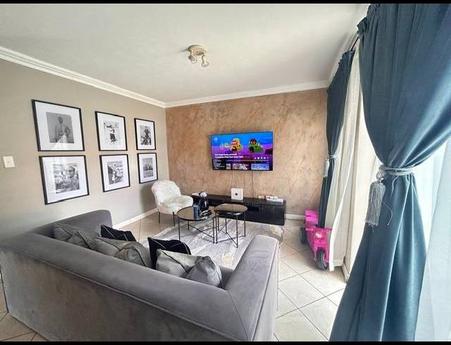 2 BEDROOM PROPERTY TO RENT IN THE ORCHARDS